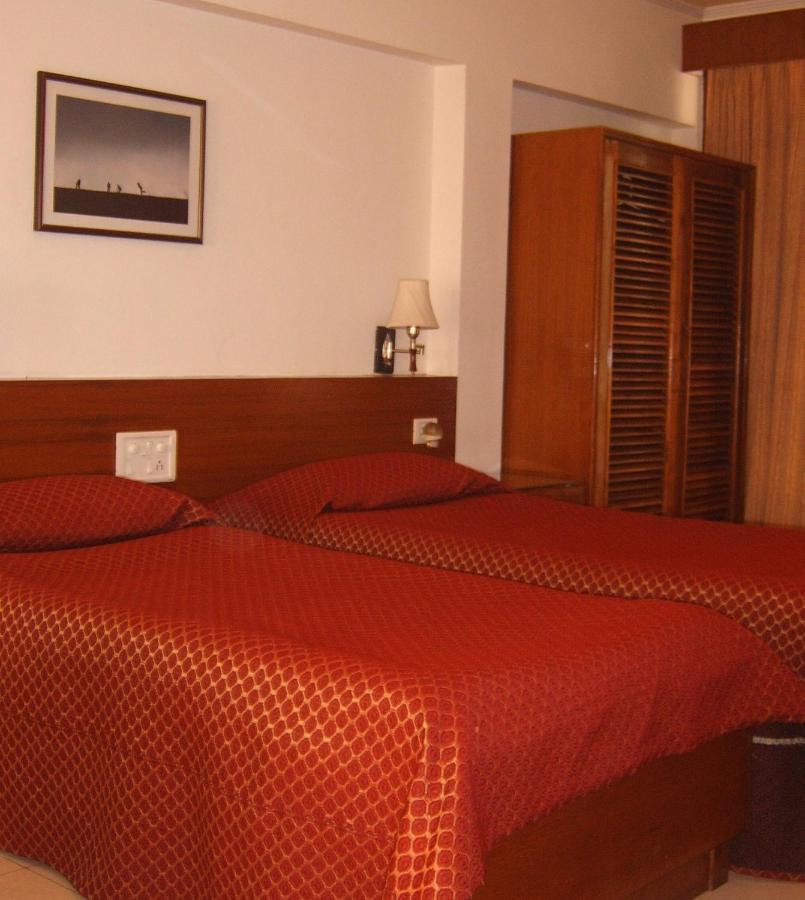 Marina'S Motel Bagdogra Exteriör bild